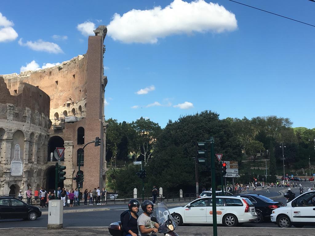 Delightful Apartment 100 Meters From The Colosseum Roma Exterior foto