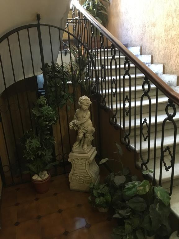 Delightful Apartment 100 Meters From The Colosseum Roma Exterior foto